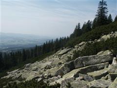 Weg �ber/durch Felsen